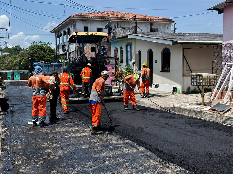 Prefeitura realiza recapeamento asfáltico em Manaus